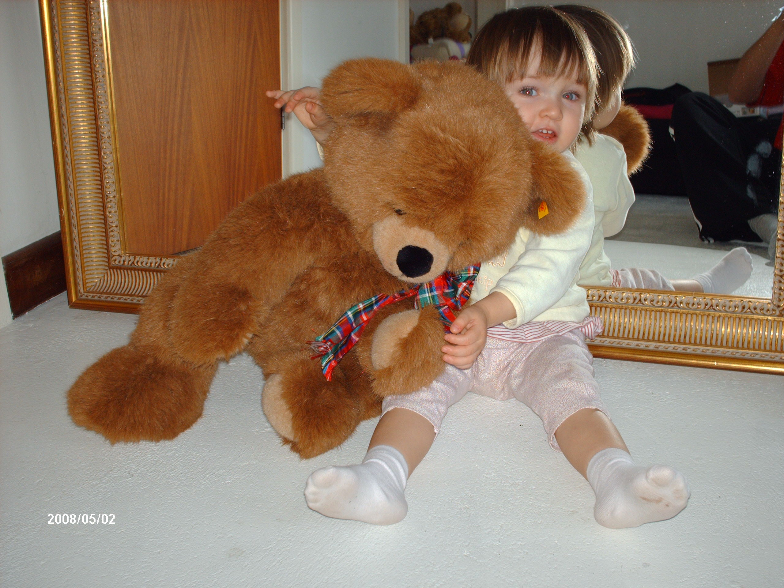 Annabel in my room 12-2007 3.JPG