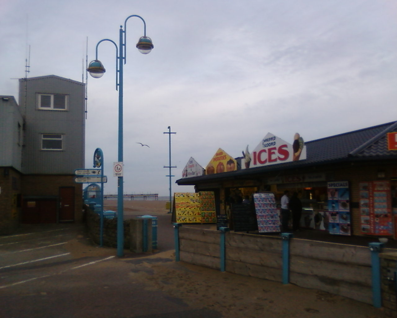 Skegness - snack bar on the beach 2.jpg